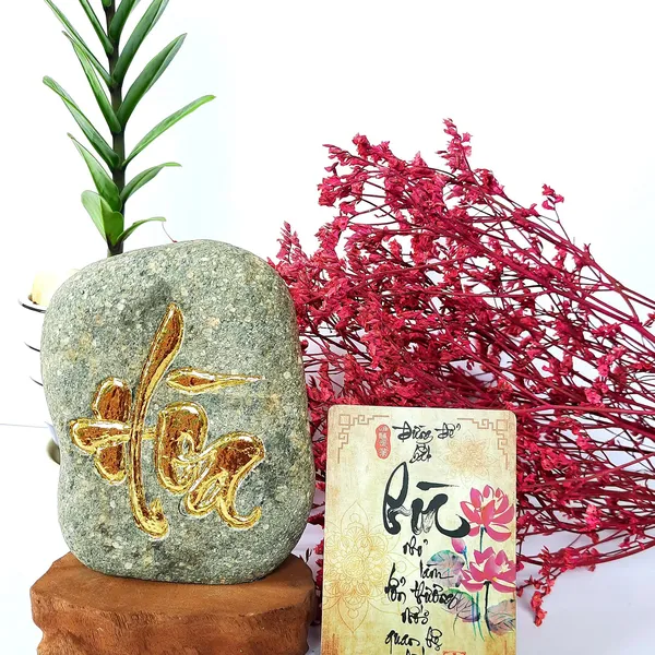 Đá thư pháp chữ Hòa