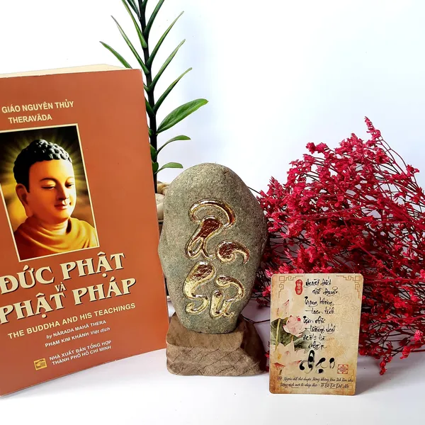 Đá thư pháp chữ Ân Sư
