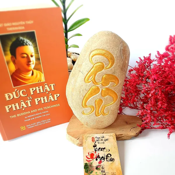 Đá thư pháp chữ Ân Sư 2