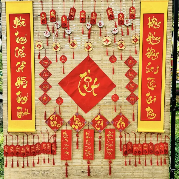 Giấy vuông 1 chữ trang trí Tết 34x34 cm
