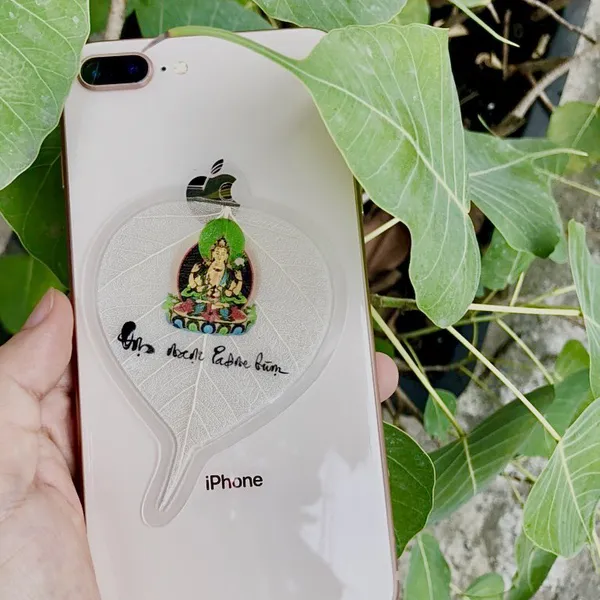 Lá bồ đề thần chú OM MA NI PAD ME HUM