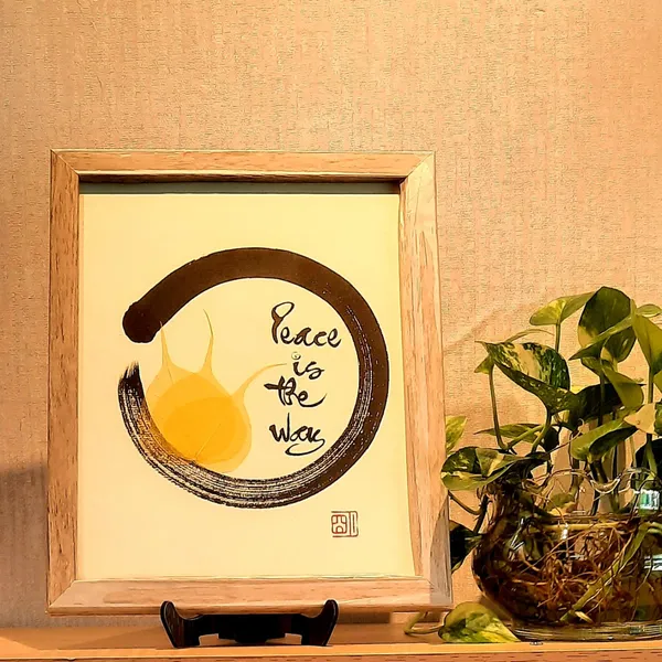 Thư pháp lá bồ đề PEACE IS THE WAY