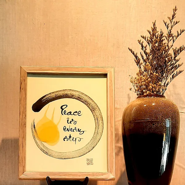 Thư pháp lá bồ đề PEACE EVERY STEP