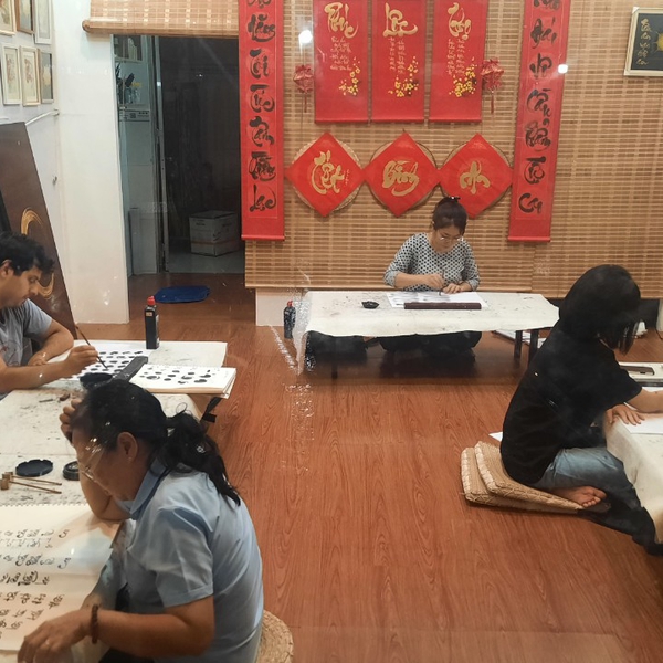 LỚP HỌC THƯ PHÁP TRỰC TIẾP ĐẠI TỰ CHỮ LỚN