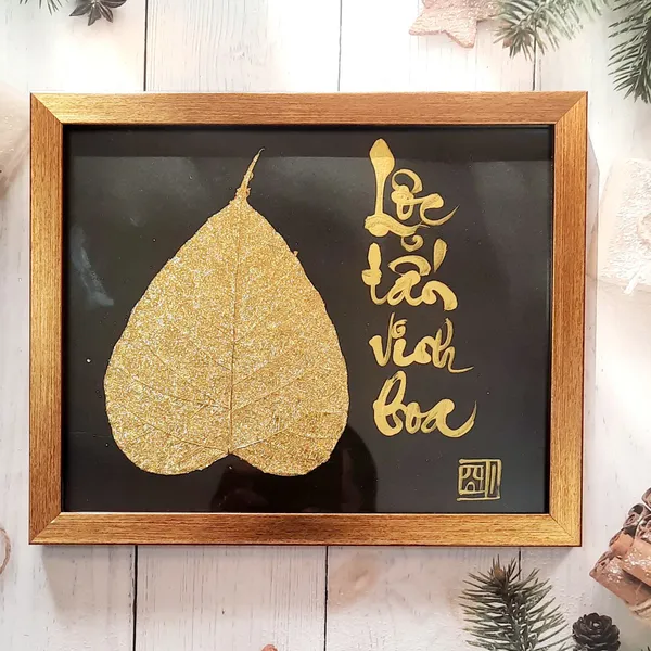 Thư pháp lá bồ đề dát vàng LỘC TẤN VINH HOA