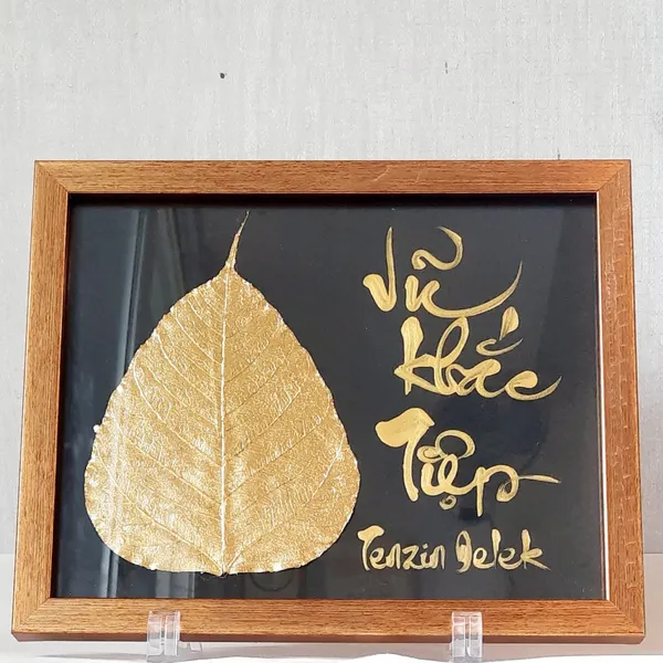 Thư pháp lá bồ đề dát vàng VIẾT TÊN THEO YÊU CẦU