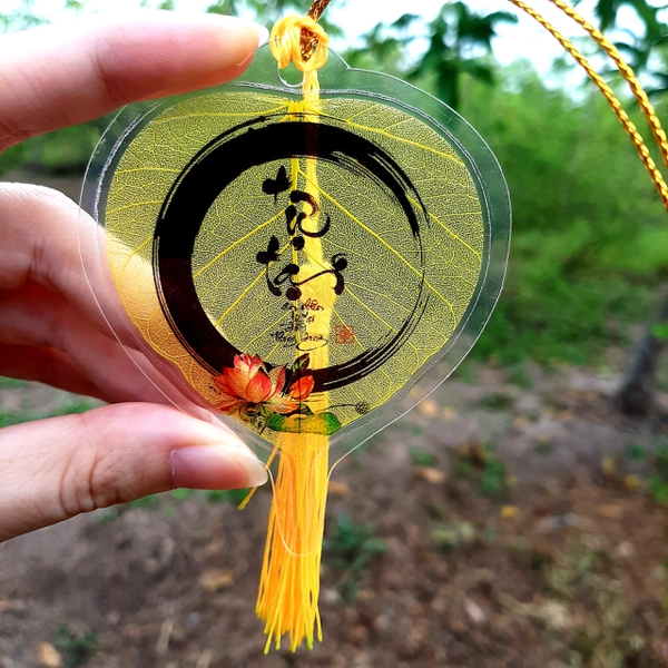 Lá bồ đề chữ TỰ TẠI