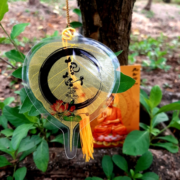 Lá bồ đề chữ TỰ TẠI