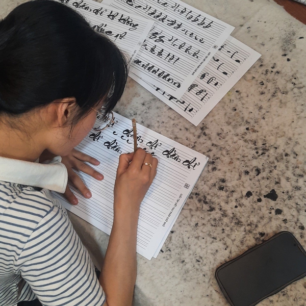 LỚP HỌC THƯ PHÁP TRỰC TIẾP TIỂU TỰ CHỮ NHỎ