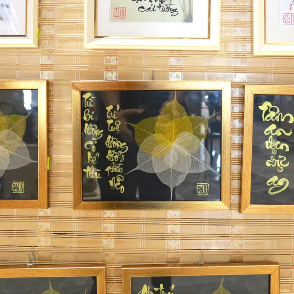 Thư pháp lá bồ đề chữ TỪ BI KHÔNG CÓ KẺ THÙ