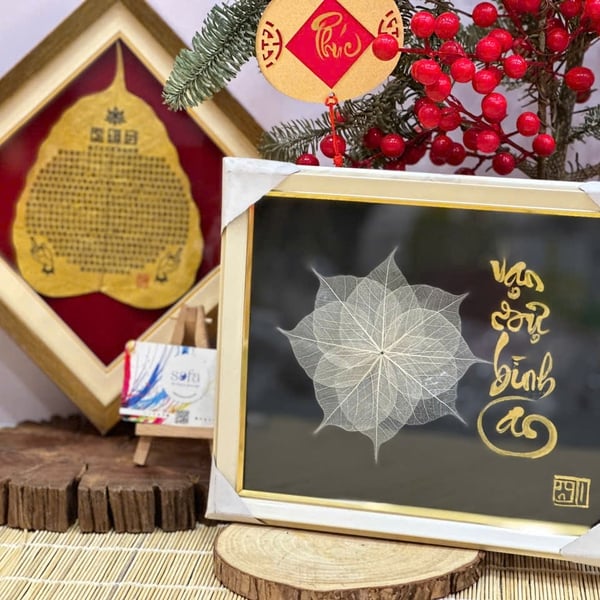 Thư pháp lá bồ đề VẠN SỰ BÌNH AN