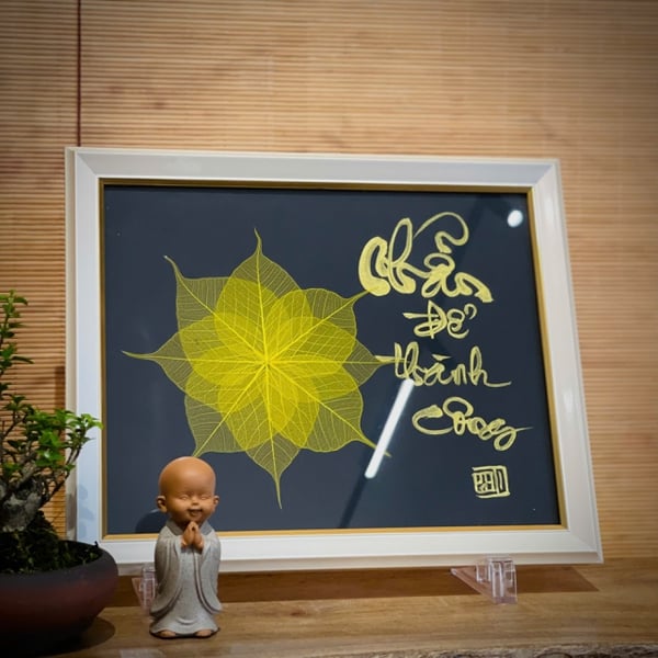 Thư pháp lá bồ đề NHẪN ĐỂ THÀNH CÔNG