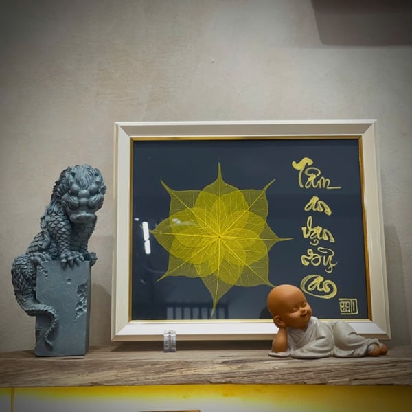 Thư pháp lá bồ đề TÂM AN VẠN SỰ AN