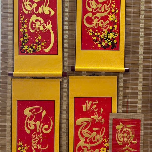 Liễn thư pháp 30x80 cm chữ PHÚC SINH PHÚ QUÝ nền giấy đỏ