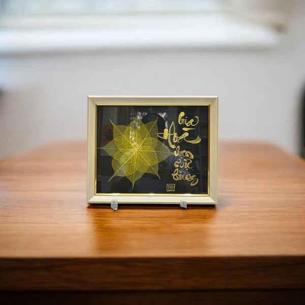 Thư pháp lá bồ đề GIA HÒA VẠN SỰ HƯNG