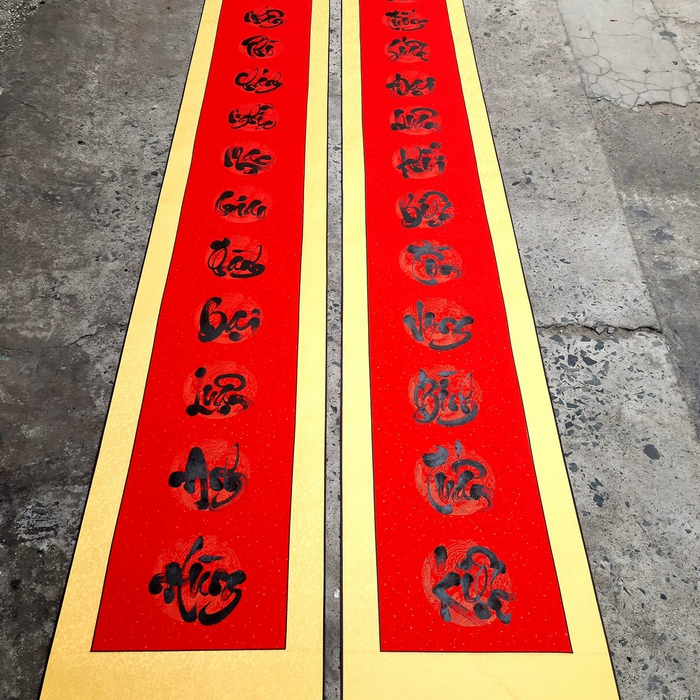 Liễn câu đối 12 chữ nền đỏ