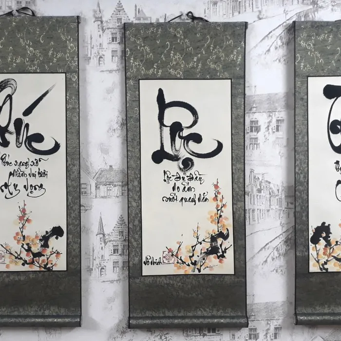 Liễn thư pháp nền trắng chữ PHÚC LỘC THỌ