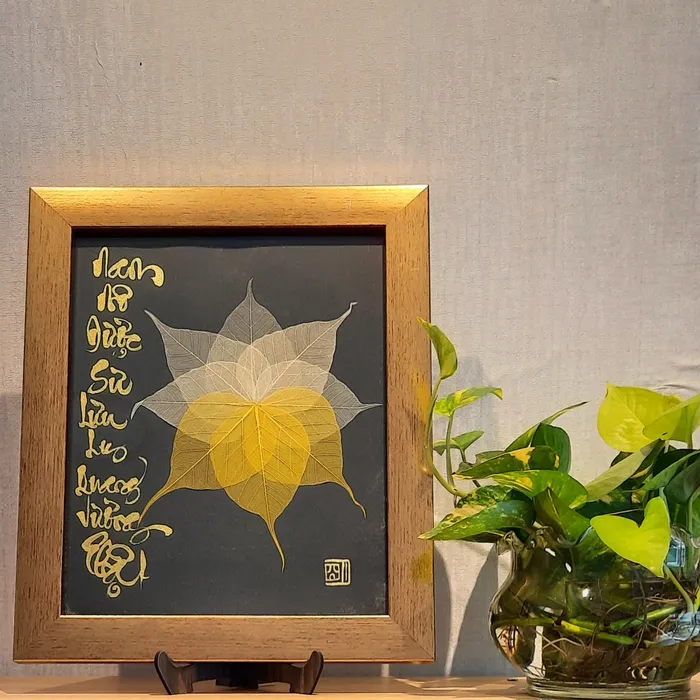 Thư pháp lá bồ đề 8 cánh chữ NAM MÔ DƯỢC SƯ LƯU LY QUANG VƯƠNG PHẬT