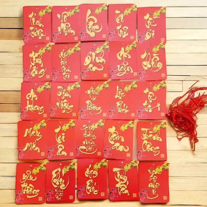Bộ thẻ treo cây mai đào có kèm dây trang trí nhà cửa Tết