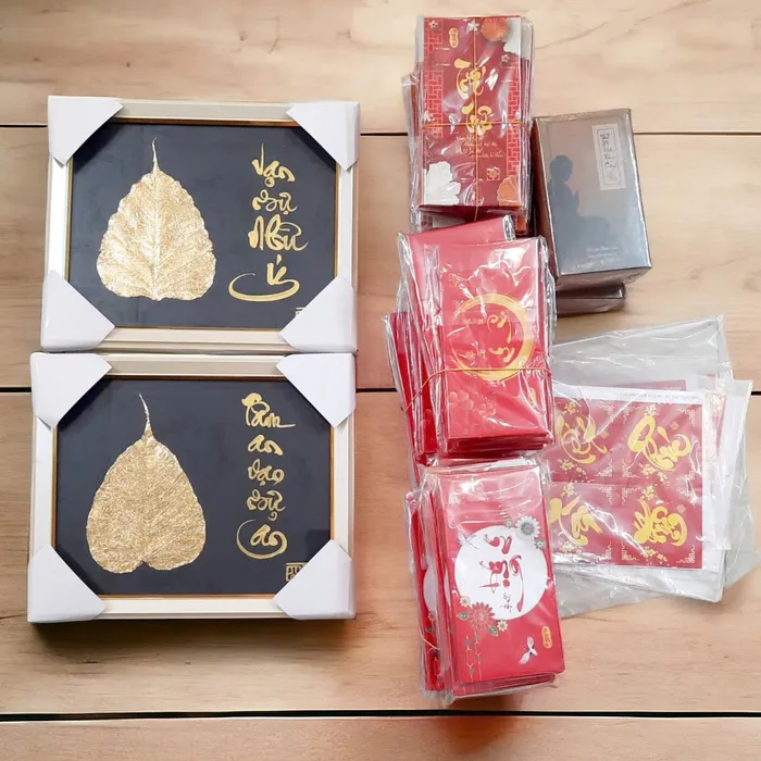 Thư pháp lá bồ đề dát vàng VẠN SỰ NHƯ Ý