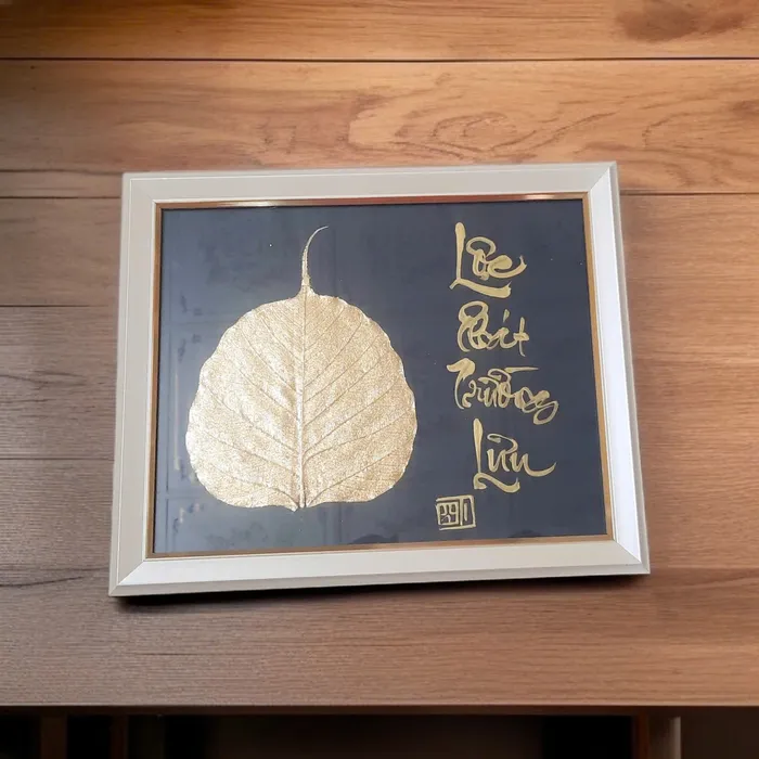 Thư pháp lá bồ đề dát vàng LỘC PHÁT TRƯỜNG LƯU