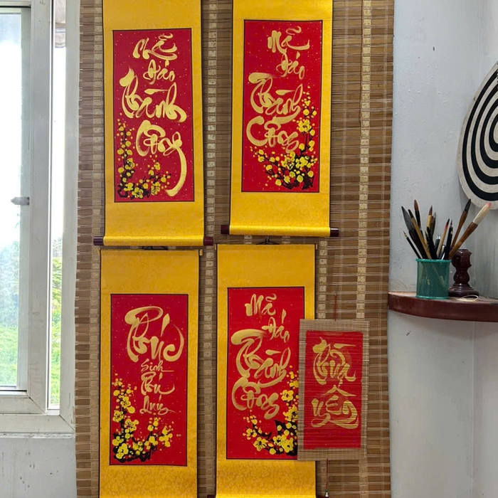 Liễn thư pháp 30x80 cm chữ PHÚC SINH PHÚ QUÝ nền giấy đỏ