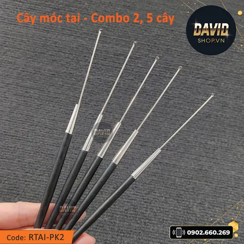 Cây móc tai trong bộ dụng cụ lấy ráy tai