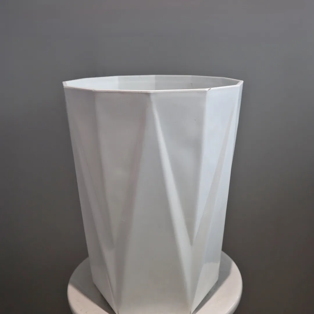 Chậu nhựa lục cạnh