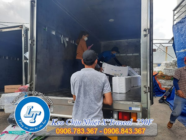 keo dán ron chịu nhiệt độ cao x’traseal 750F đóng chai. keo dán ron chịu nhiệt độ cao x’traseal 750F đóng chai.