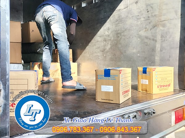 keo Apollo Foam kèm vòi trắng cách âm, cách nhiệt hiệu quả keo Apollo Foam kèm vòi trắng cách âm, cách nhiệt hiệu quả