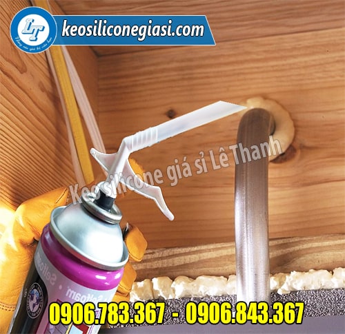 Keo bọt nở selfoam bịt kín khe hở