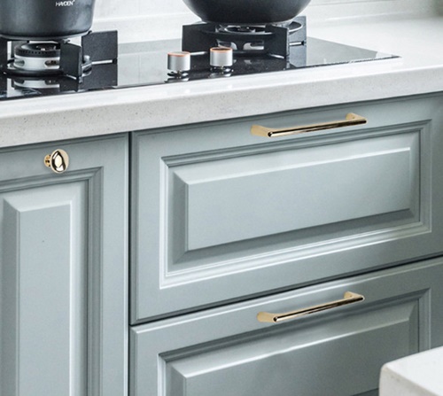 Tay nắm cửa tròn màu vàng bóng Tay nắm cửa tròn màu vàng bóng