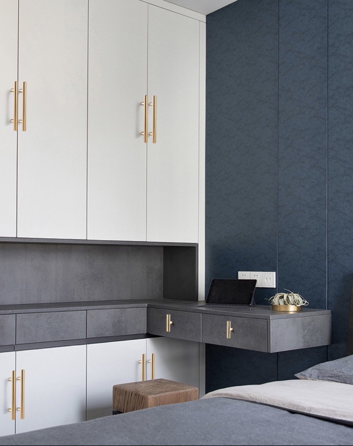 Tay nắm cửa gỗ tủ áo dạng đủa màu gold Tay nắm cửa gỗ tủ áo dạng đủa màu gold