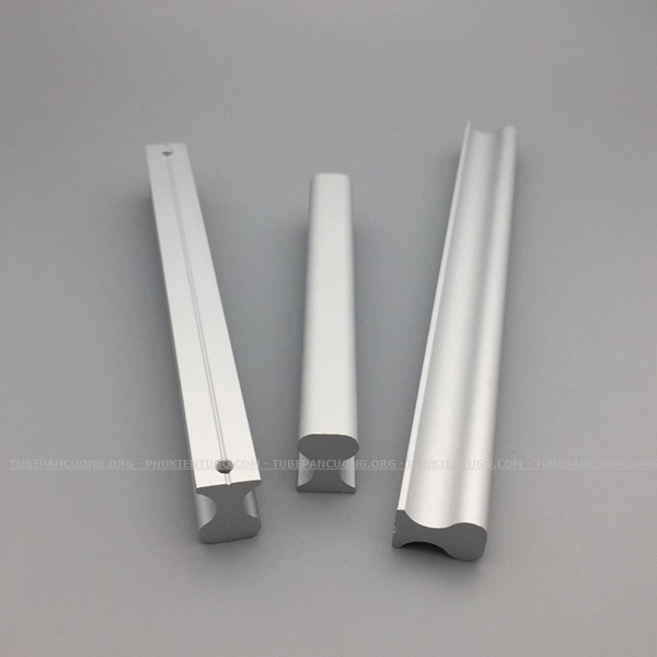 tay nắm cửa nhôm thẳng eo