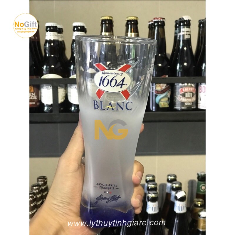 Ly bia to  in logo 1664 Blanc Ly bia to  in logo 1664 Blanc