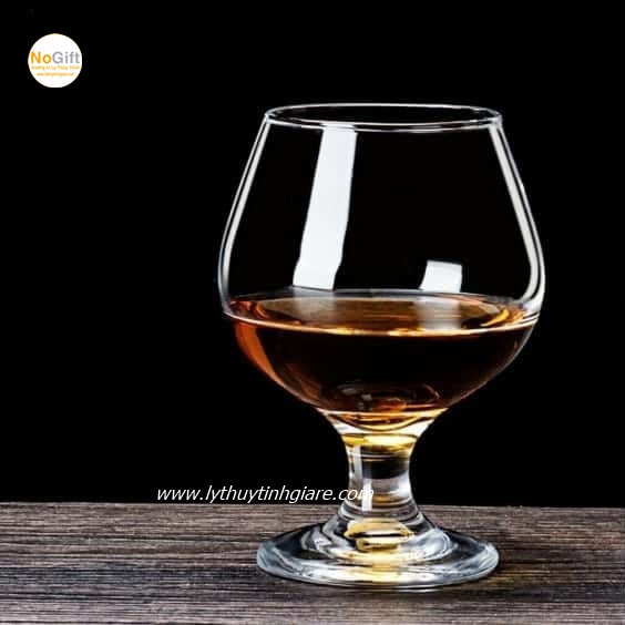 ly thủy tinh uống rượu mạnh ly thủy tinh uống rượu mạnh
