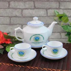 Bộ ấm trà dáng Hongkong in logo viền chỉ xanh