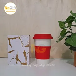 Ly sứ in logo nắp silicon