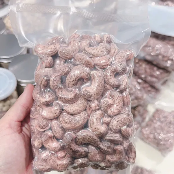 Hạt điều sấy nguyên vị còn vỏ lụa