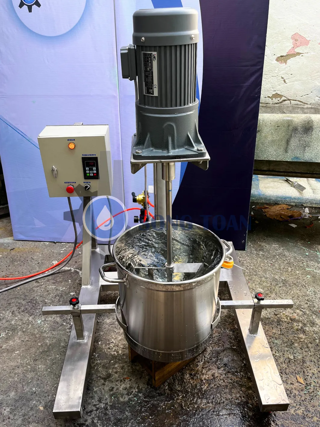 máy khuấy mỹ phẩm
