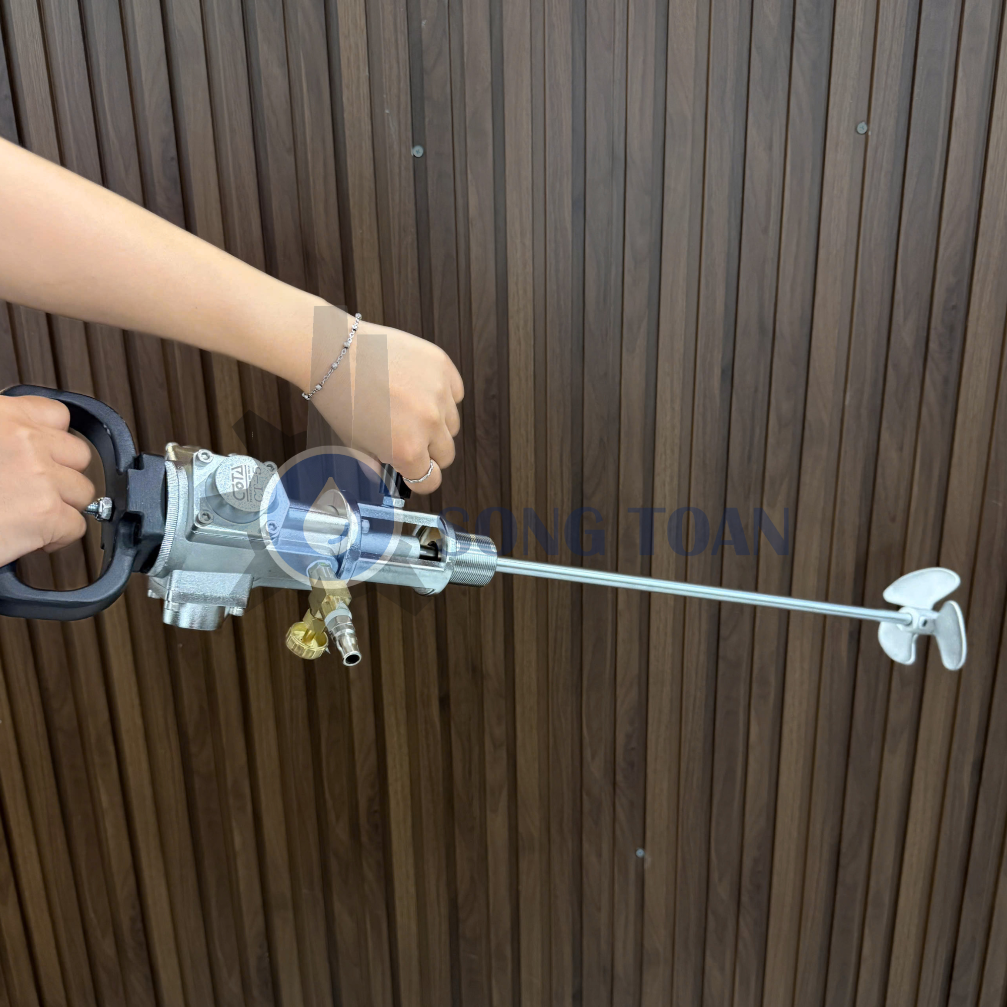 máy khuấy cầm tay 1/8HP