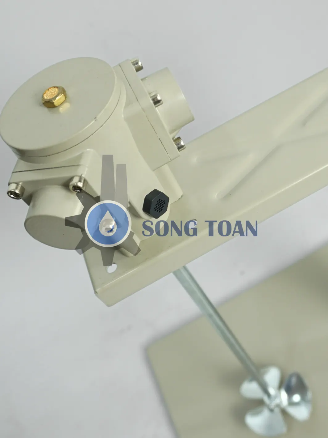 máy khuấy nâng hạ cơ