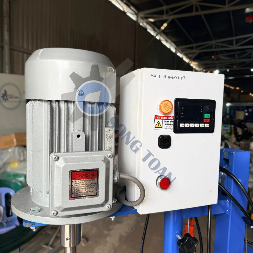 Máy khuấy 3HP nâng hạ ròng rọc
