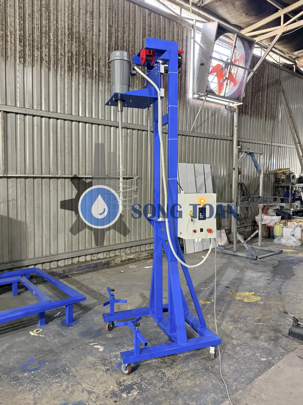 máy khuấy sơn hóa chất nâng hạ tời điện