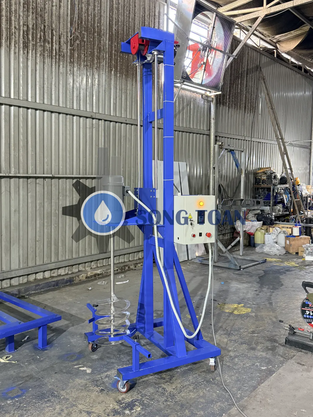máy khuấy sơn hóa chất nâng hạ tời điện