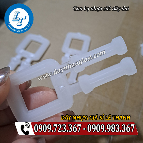 con bọ nhựa siết dây đai màu trắng đặc trưng con bọ nhựa siết dây đai màu trắng đặc trưng