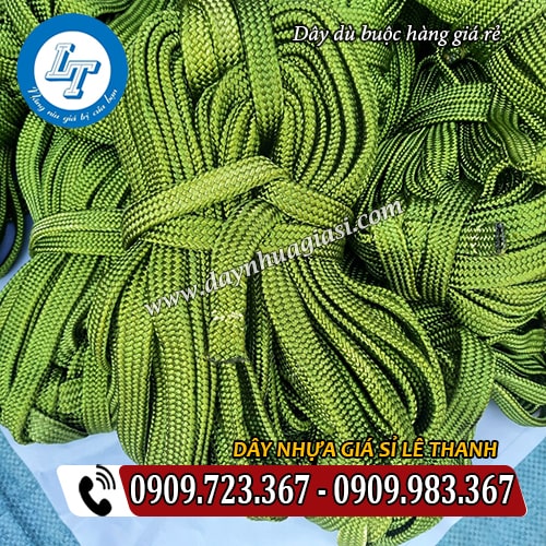 dây dù buộc hàng màu xanh cuộn thành bó dây dù buộc hàng màu xanh cuộn thành bó