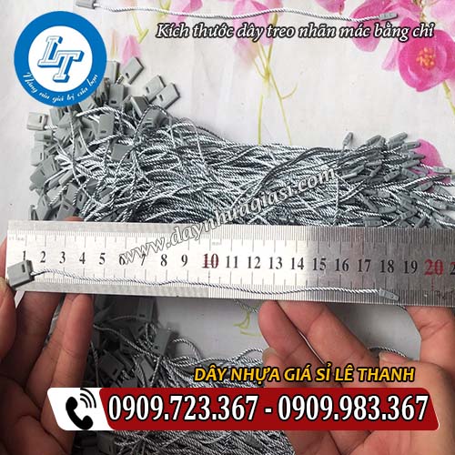kích thước dây treo nhãn mác bằng chỉ từ 18cm đến 20cm kích thước dây treo nhãn mác bằng chỉ từ 18cm đến 20cm