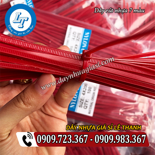 thân dây rút nhựa với các mắc cưa trải đều thân dây rút nhựa với các mắc cưa trải đều