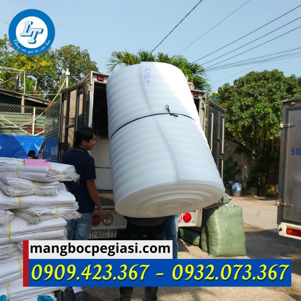 Giao xốp foam cho khách Giao xốp foam cho khách